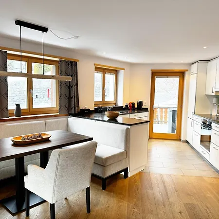 Premium Apartment Grischuna 1-8 Pers