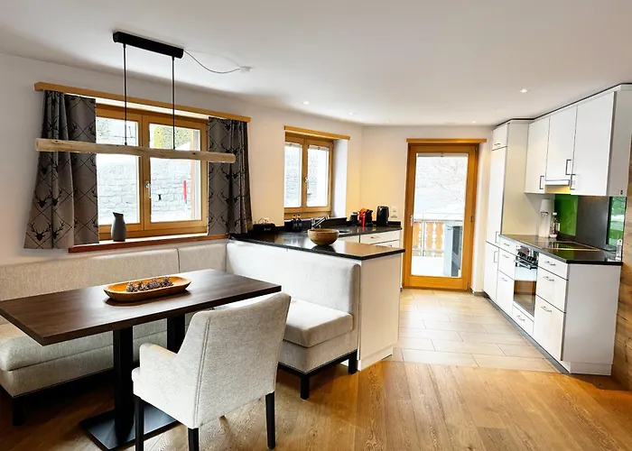 Premium Grischuna Mit Silvrettablick