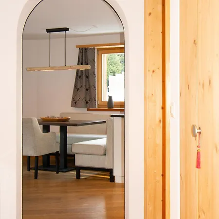 Apartment Premium Apartment Grischuna mit Silvrettablick